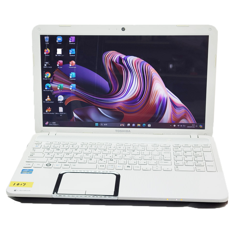 東芝 Dynabook T552の前面