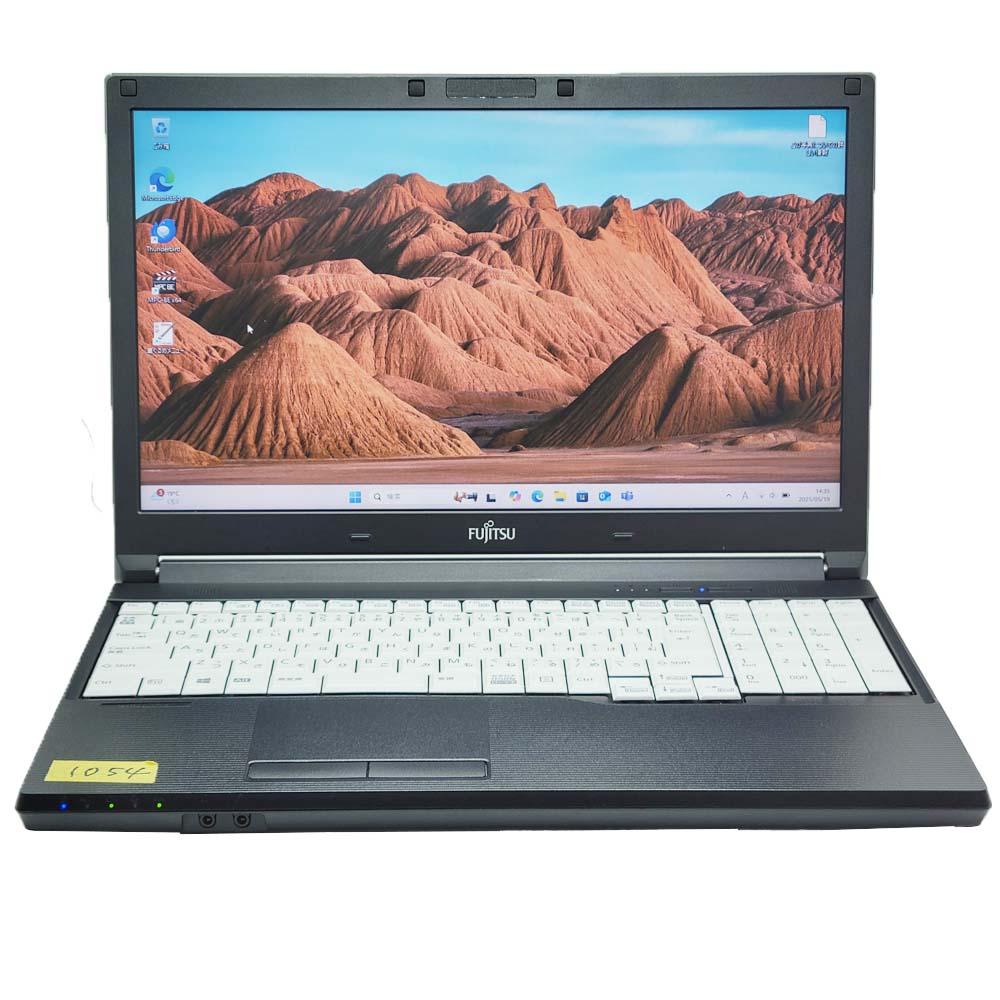 富士通 LIFEBOOK A576/Pの前面