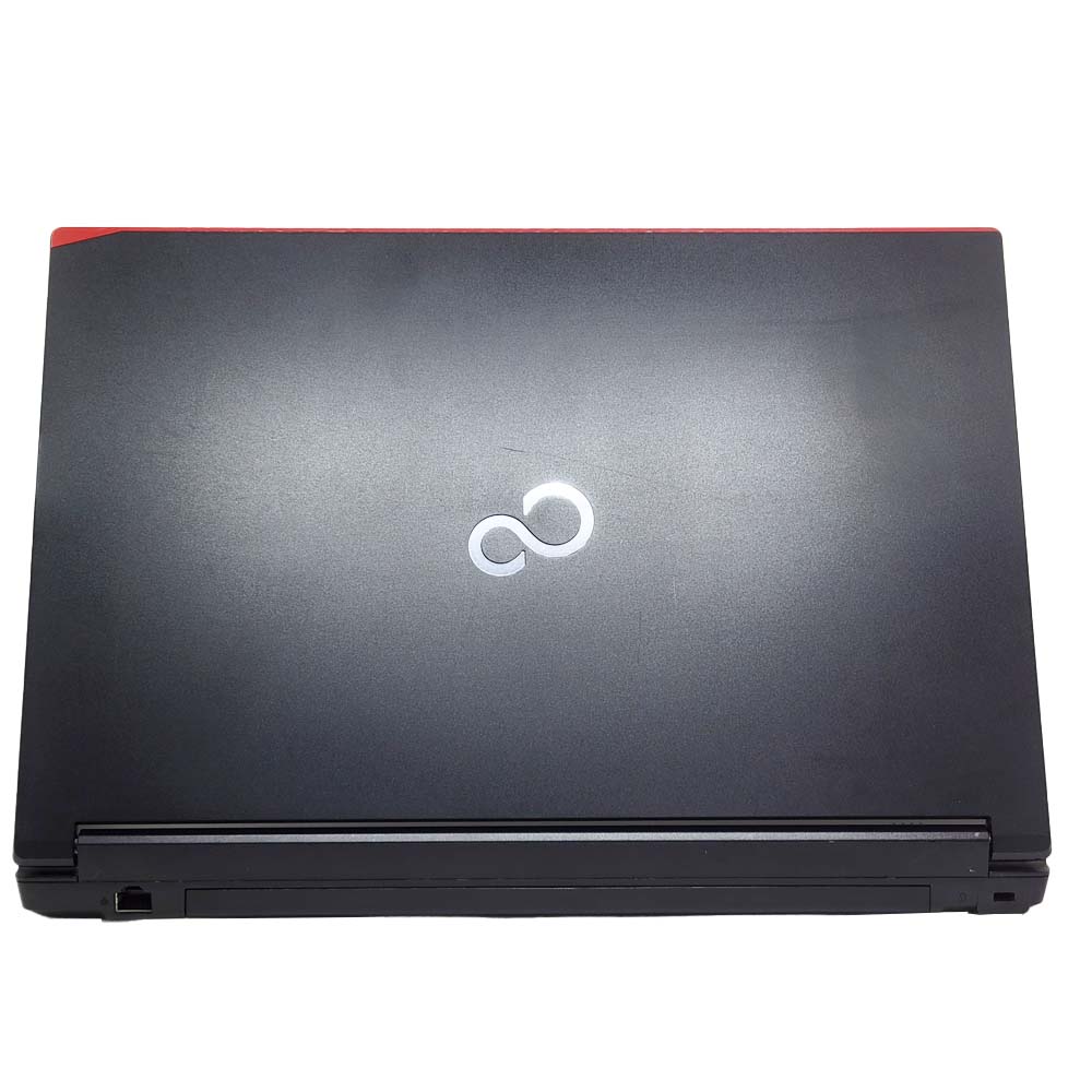 富士通 LIFEBOOK A576/Pの背面